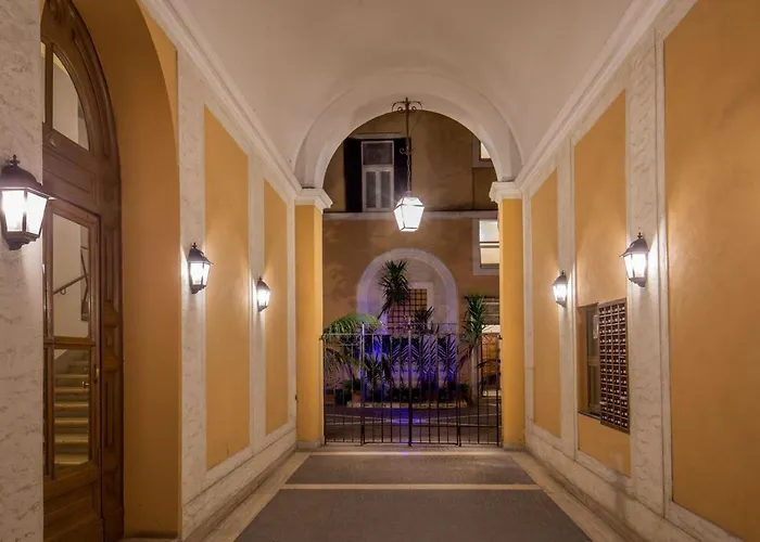 Navona White Daire